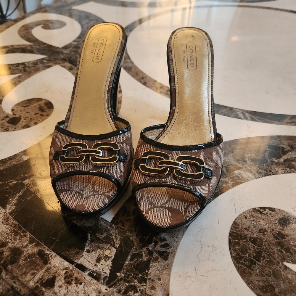 Coach Signature sandals